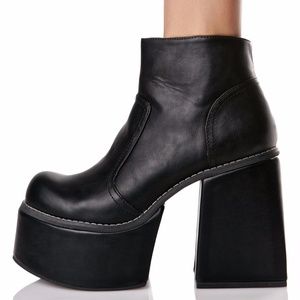 YRU Vida Platform Ankle Boots